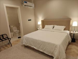 Kanaf Luxury Apartment, two bedrooms and a hall