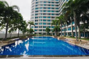 Breathtaking Eastwood City View, 3min walk to Malls, with Washer