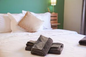 Modern 2 bedroom apartment, one with terrace