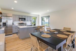 Lake Ontario Hideaway - Nature and Stillness Await!