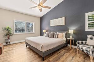 Navigate Stays Luxe Palm Springs Poolside Escape