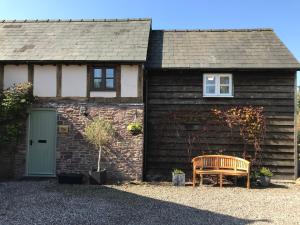 The Granary, Wonderful Riverside Accommodation