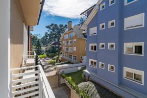 Borges , apto a poucos metros Rua Coberta