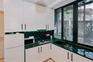 Apartment in a historical building on Mtatsminda