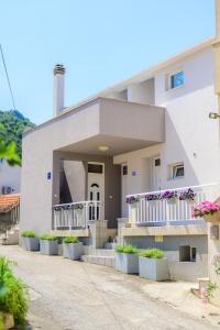 Apartments Galeb - 3hvězdičkové hotely ve městě Blace