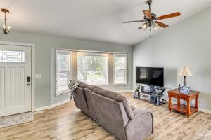 Family Home w Fenced Yard Between Provo & SLC!