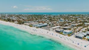 Sleeps 20 - Games - Basketball - Pool - Movie Room