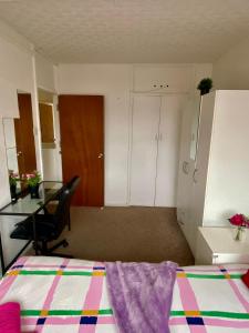 Cosy 3 Bed Apt, Old Truman Brewery! Brick Lane, London, E1