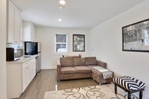 Cute Studio 7blocks from French Q steps to Jazz venues, free gated parking included