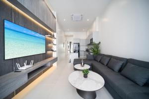 Luxury Modern Villa Phuket - Thala