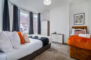 Birkenhead Haven - Sleeps 14 - Family and Group Stay