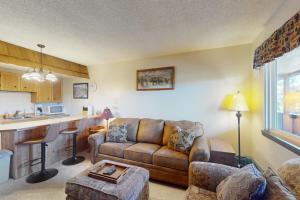 Hi Country Haus 6-15