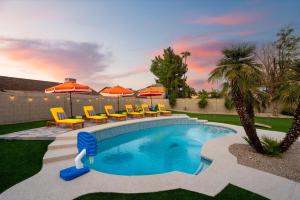 Sleeps 16 Sport Court Heated Pool Putt Putt