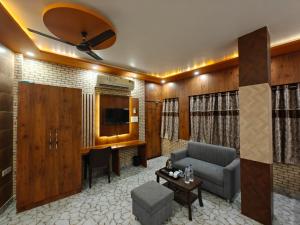 Stay Kailash -Vishwanath Temple View