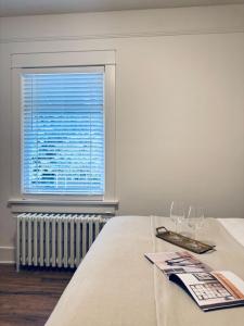 Deluxe Queen Room Vancouver West