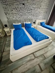 Royal City Centre Apartment