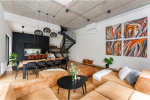 Luxury Oomph Apartments