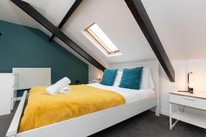 Spacious 4BR Home in Gateshead Sleeps 7 with FREE Parking