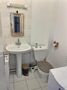 Superbe Cosy Studio Ideal pour les professionnels et les couples en déplacement PROCHE GARE et toutes commodités