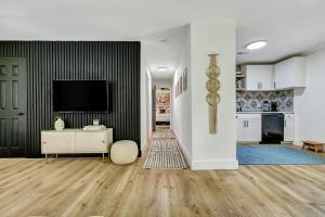 The Haven Haus - 2 Kings 1 Queen, 5 Minutes from Airport, 15 minutes to downtown