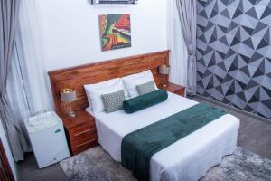 La Consolata Villa Olympia Extension