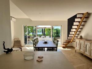 Wonderful house on the lake with idyllic lake views