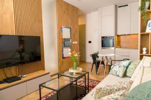 SOHO Apartmán v centre, smart & self check-in 24h, private garage EV