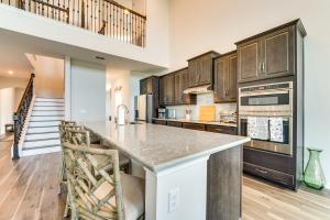 Pool Access Family Gem with Views in St Cloud!