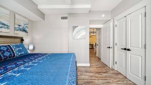 Whispering Palms @ Baytown Wharf