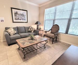 BP122CP Mediterranean-style Condo 9 Miles To Disney World condo