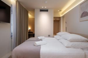 Monasteroom Rooms & Suites