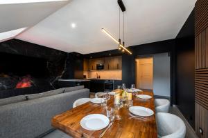 Obsidian Luxury Suite - balnéo, miroirs aux plafonds, proche disney