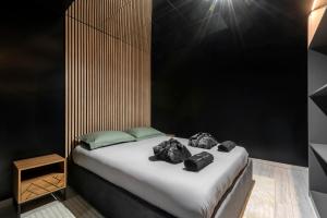 Obsidian Luxury Suite - balnéo, miroirs aux plafonds, proche disney