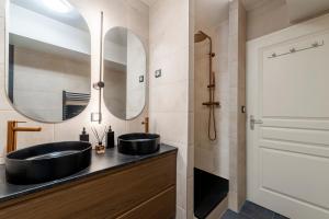 Obsidian Luxury Suite - balnéo, miroirs aux plafonds, proche disney