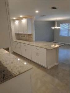 Cozy PVT Rm in Sunny Sarasota 1