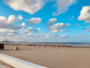 Family Apartment 2 Bedrooms Pool 2 Blocks from the Beach