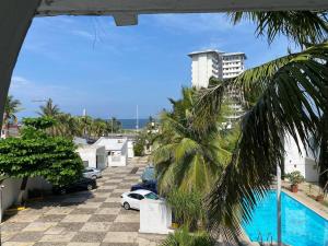 Family Apartment 2 Bedrooms Pool 2 Blocks from the Beach
