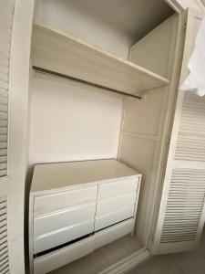 Family Apartment 2 Bedrooms Pool 2 Blocks from the Beach