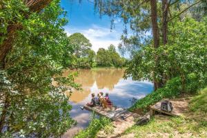 Riverside 4BR Family Retreat Garden, BBQ & Logan River Access Edinburgh