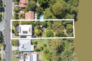 Riverside 4BR Family Retreat Garden, BBQ & Logan River Access Edinburgh