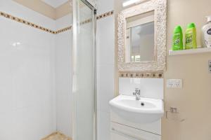 Riverside 4BR Family Retreat Garden, BBQ & Logan River Access Edinburgh