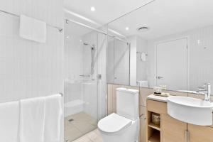 Broadbeach 2BR Ocean View Apt & Walk to Kurrawa Beach AVani 2706