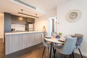 Riverside 1BR in South Brisbane Walk to South Bank & Cultural Icons Cordelia12304-1