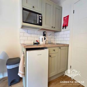 The Deluxe Hare - Room 2 - New Forest