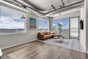 City Vibes 2BR Walk Everywhere in DWNTN St. Pete