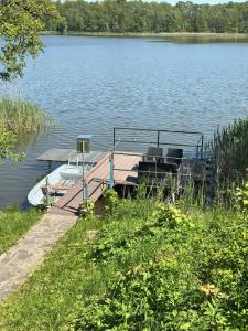 Villa Wieck am See, mit Ruderboot