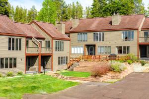Bright & Spacious Mtn Retreat
