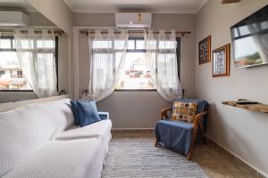 Apto p 6 com garagem a 500m da Praia da Enseada