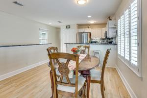 4 Mi to Beaches St Simons Island Escape with Patio!