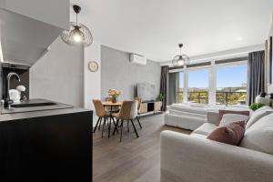 LAM Marble Castle View - AC - Balcony